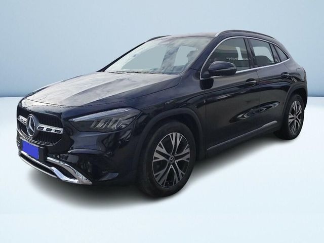 Mercedes-Benz Mercedes GLA 180 180 D Progressive Advanced 8G-D