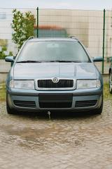 Skoda Octavia 1.6 Tour Combi Tour - Skoda Octavia aus 2009: Tour