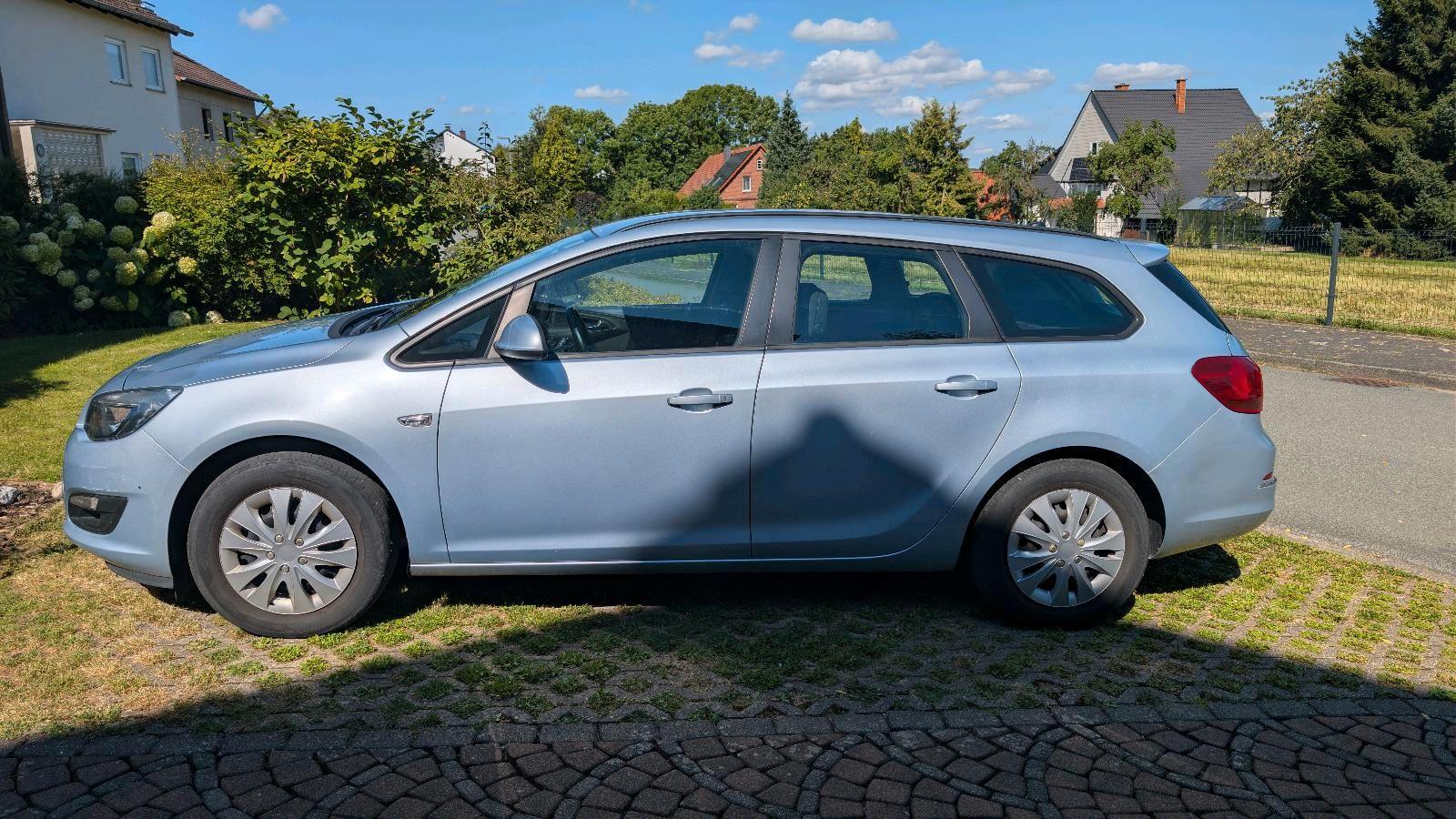 Opel Astra 2014 — photo 10
