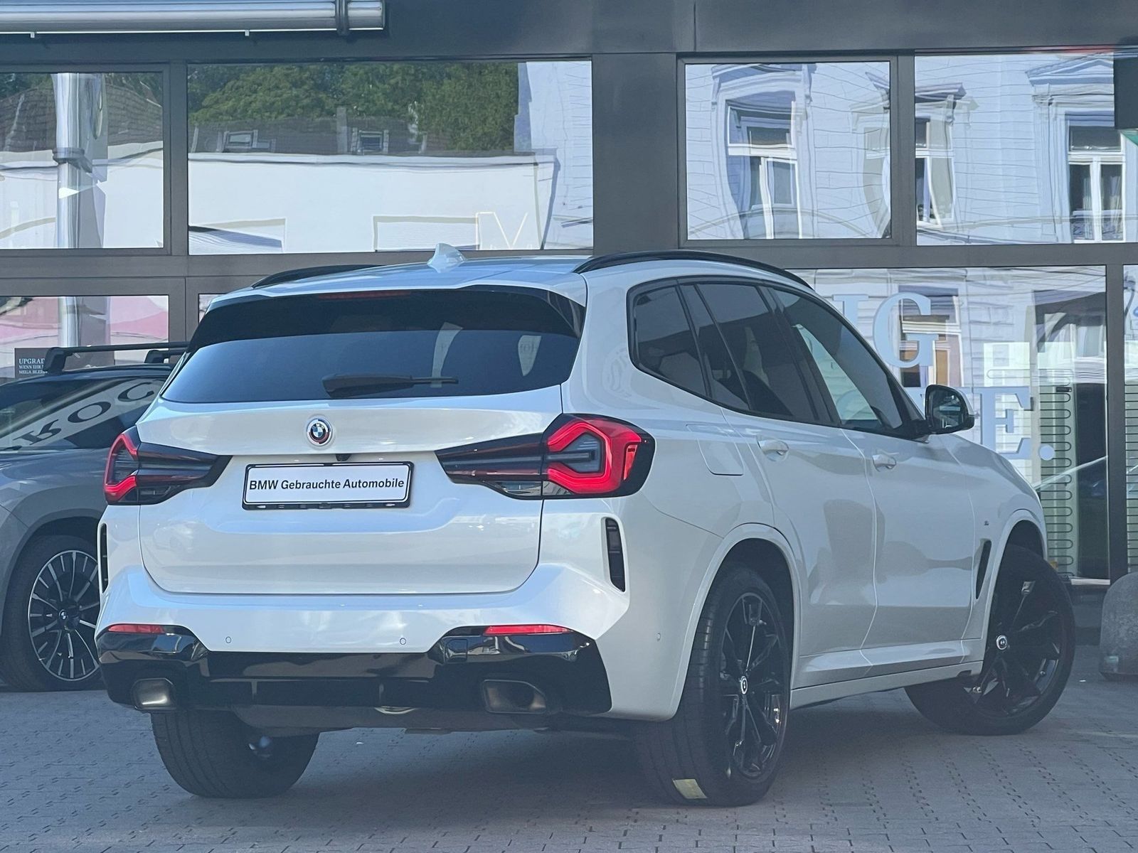 BMW X3 xDrive20i M Sport LED PA RFK Pano AHK Standh foto 2