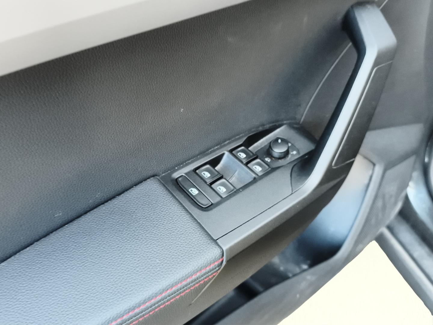SEAT Arona FR 1.0 AHK-abnehmbar Navi LED .ACC PDC Kam, миниатюра 13