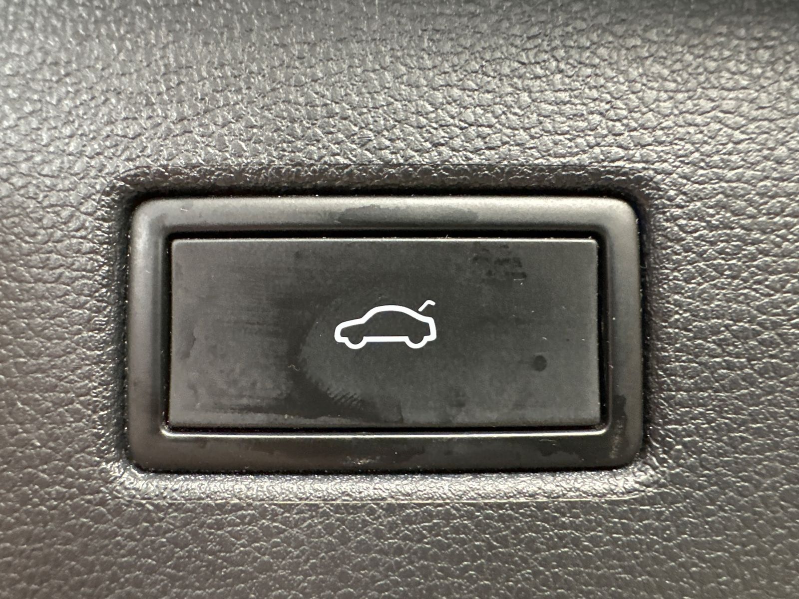 Fahrzeugabbildung Volkswagen Tiguan 2.0 TDI 4M DSG Elegance NAV+MATRIX