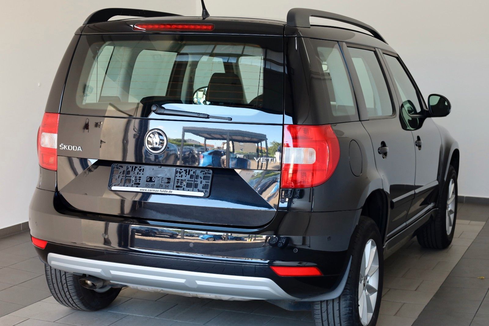 Fahrzeugabbildung SKODA Yeti Ambition SH,PDC,8-fach bereift