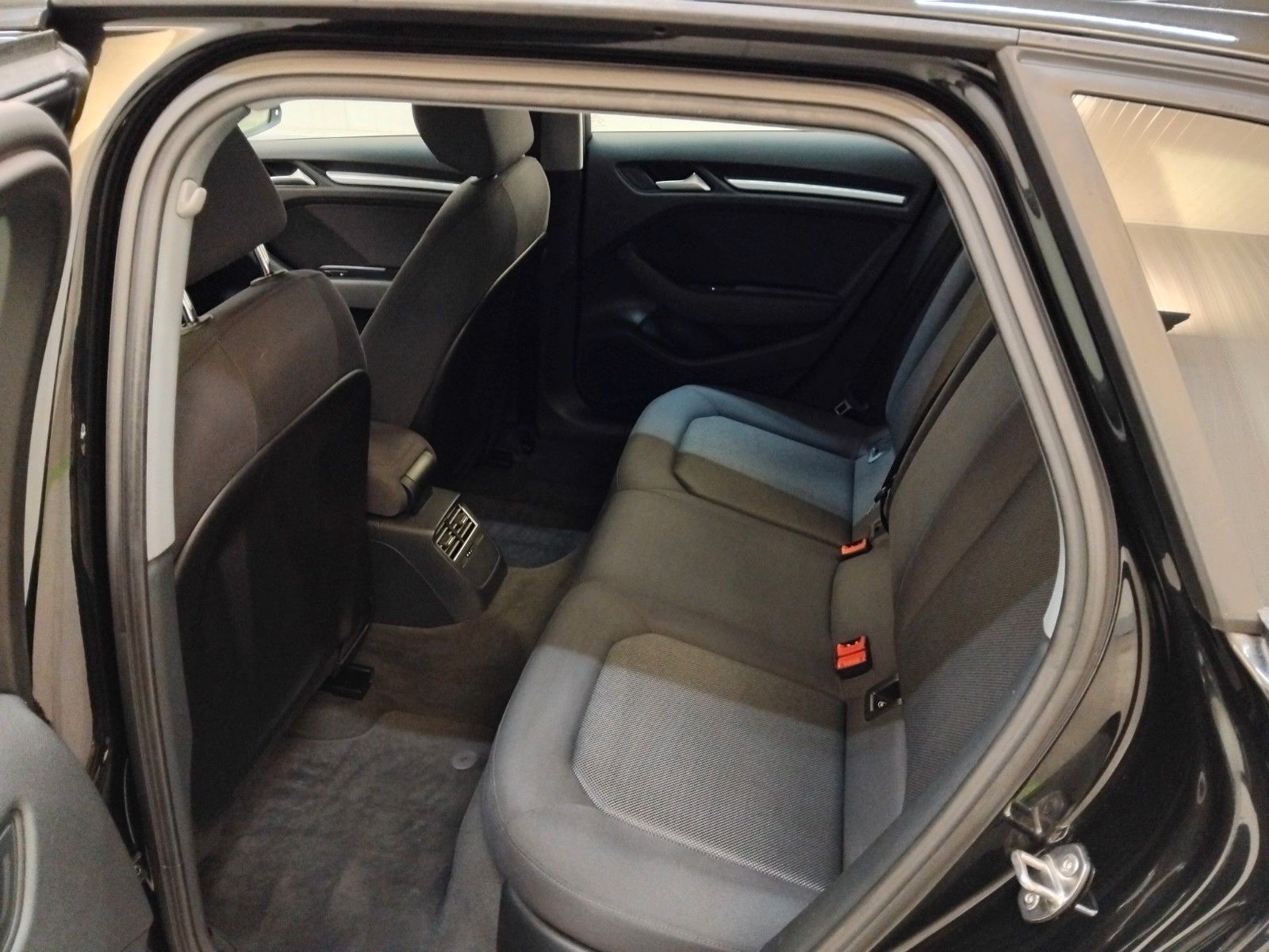 Audi A3 (10/2019, Benzin)