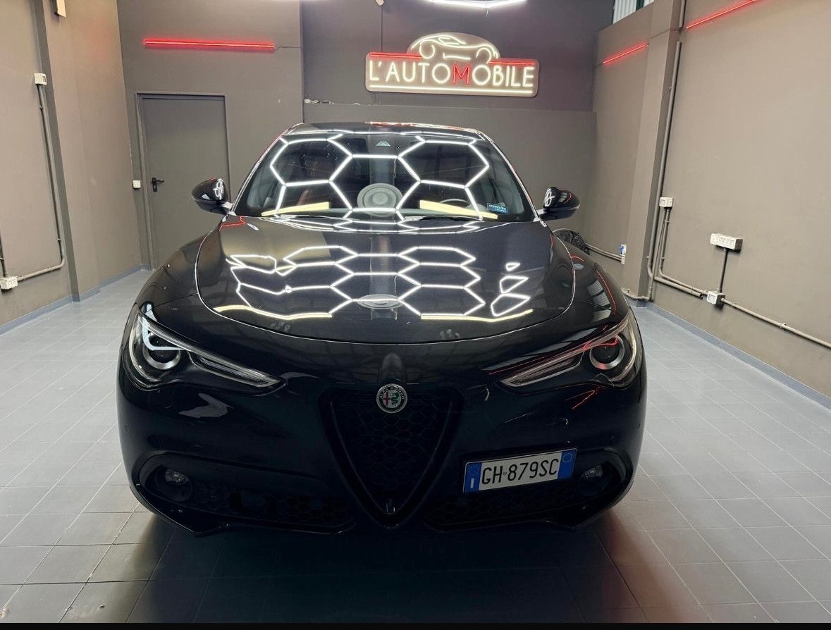 Alfa Romeo Stelvio 2.2 Turbodiesel 210 CV AT8 Q4 imagem 2