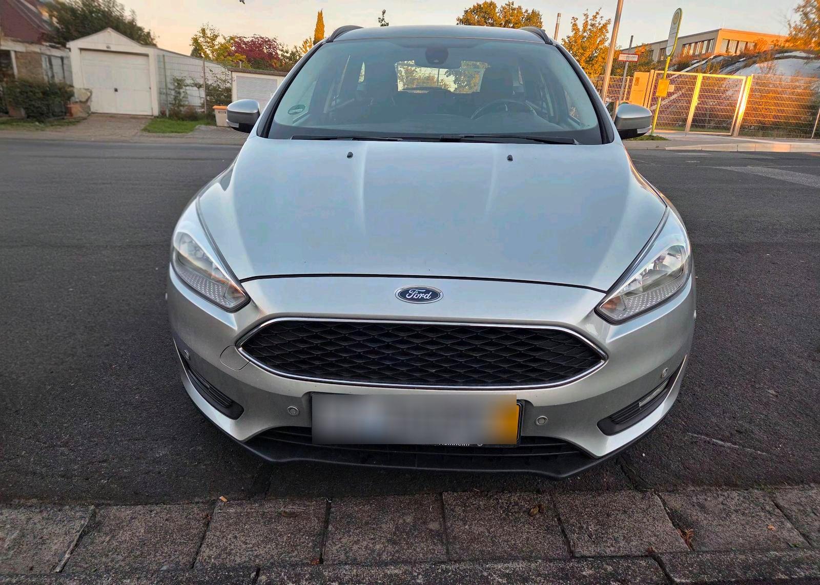 Ford Focus 2015 — rear view
