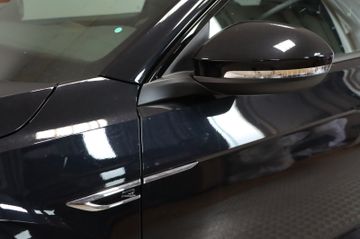 Volkswagen T-Roc 1.5 DSG R-Line Black AHK Pano Matrix Kame.