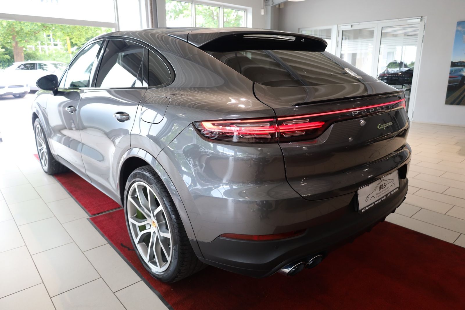 Porsche Cayenne Coupe E-Hybrid Panorama imagem 3