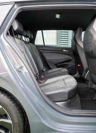 Fahrzeugabbildung Volkswagen Golf VIII Variant R-Line ACC|KAM|SPUR|VIRUTAL.