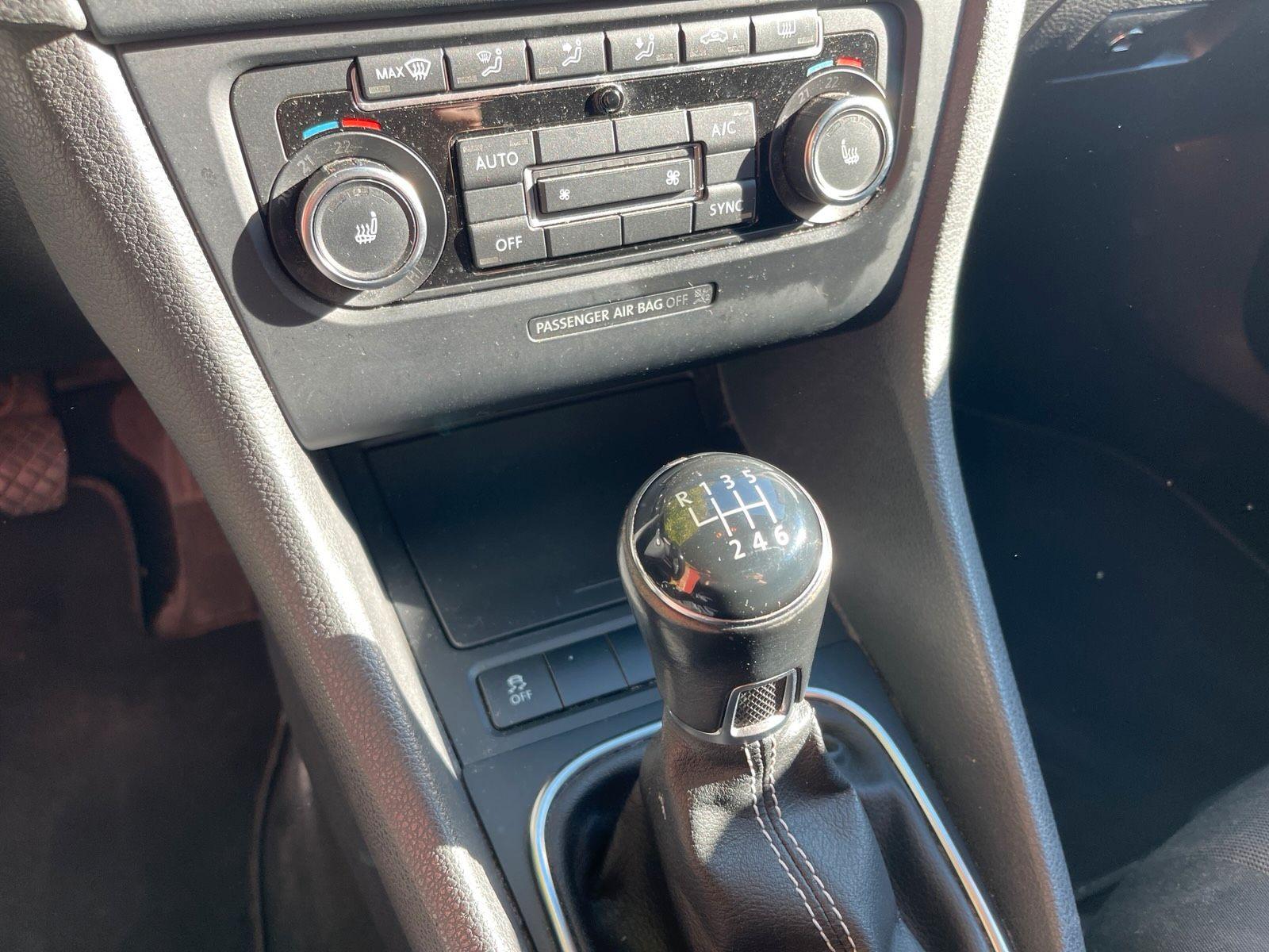 Volkswagen Golf 2010 — photo 15