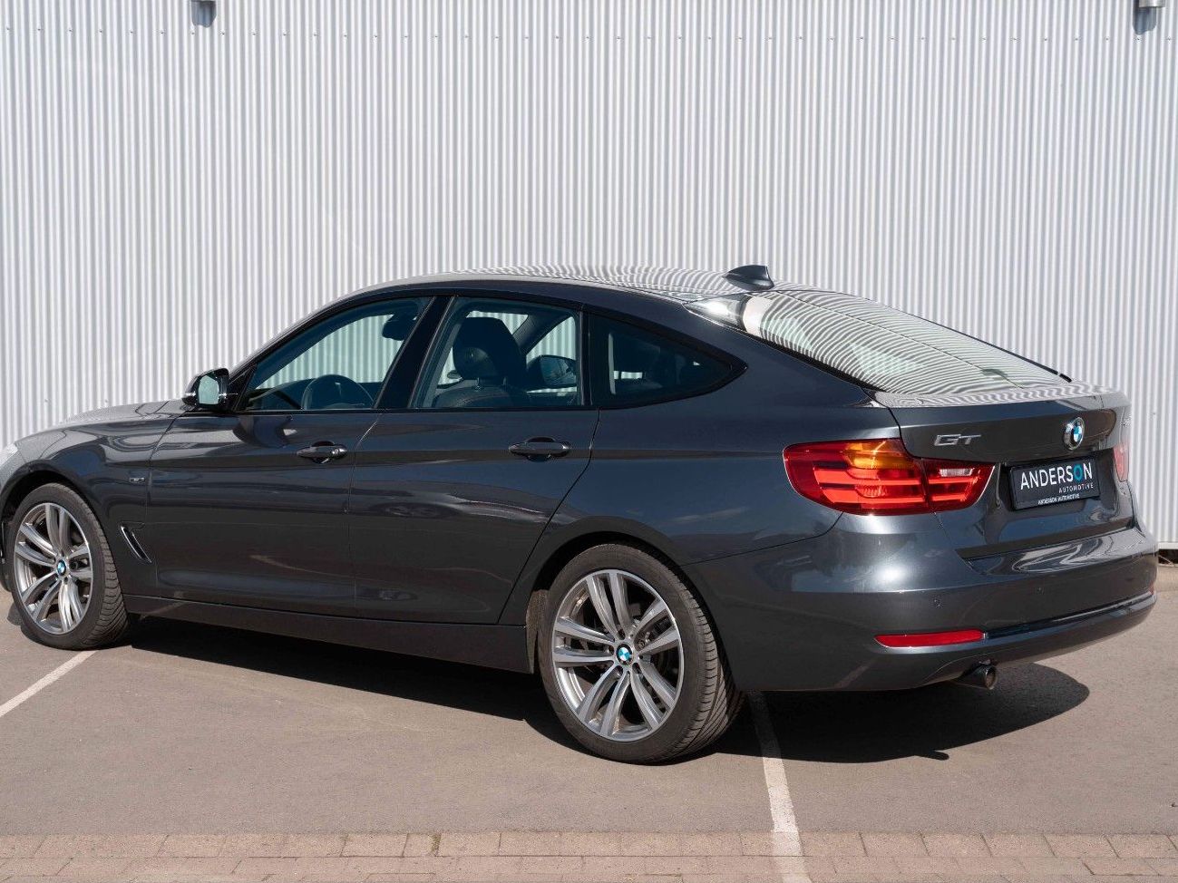 Fahrzeugabbildung BMW 320 D GRAN TURISMO SPORT XENON PANO SHADOW NAVI