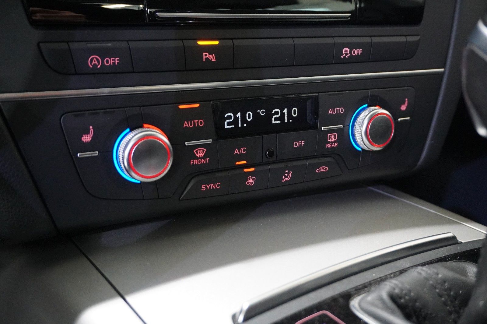 Fahrzeugabbildung Audi A6 Avant 2.0 TFSI QUATTRO NAVI/LED/KAMERA/SH/TÜV