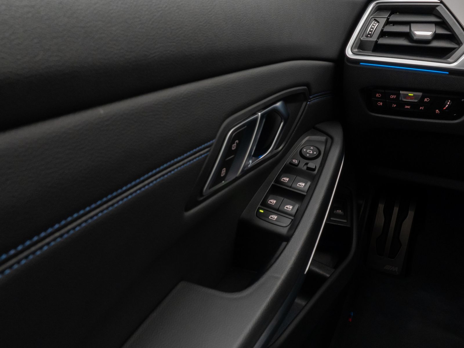 Fahrzeugabbildung BMW 330e M Sport Laser 360°HUD DAB Stop&Go Komfort