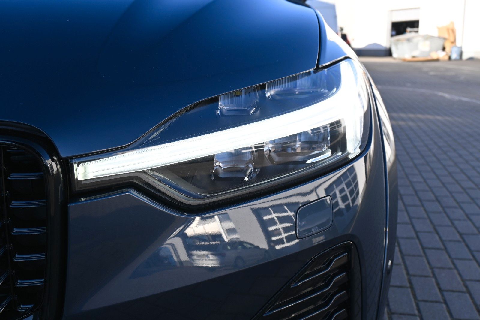 Fahrzeugabbildung Volvo XC60 B5 Benzin AWD Ultra Dark*PANO*360°*LUFT*ACC