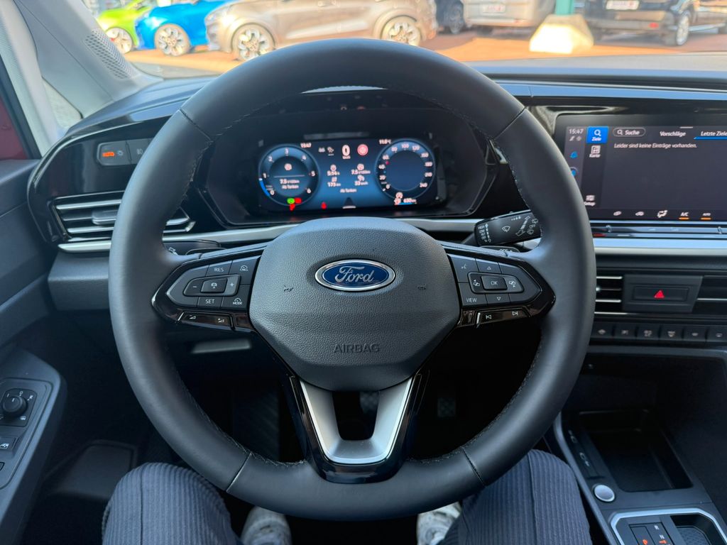 Ford Tourneo Connect L1 Titanium NAV*CarPlay*USB*
