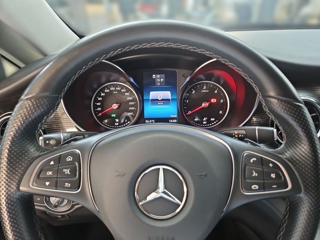 Fahrzeugabbildung Mercedes-Benz V 250 EAV lang 4x4 Tisch Standhzg Sitzbelüftg AH