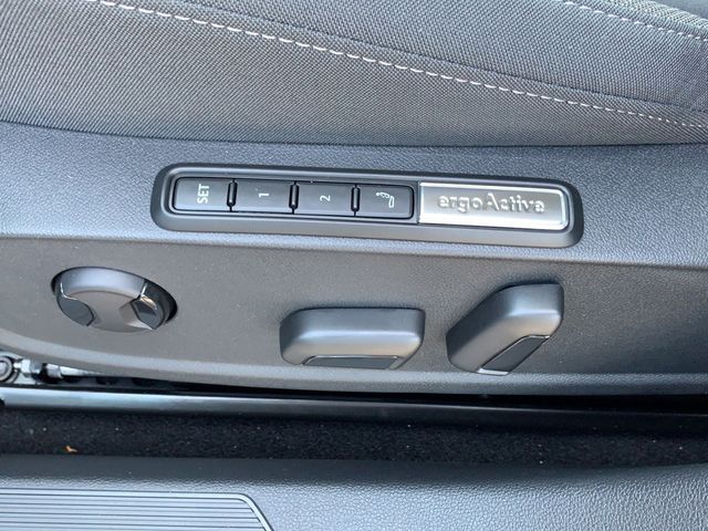 Golf VIII 1.5 eTSI Style PDC SHZ NAVI LED ACC