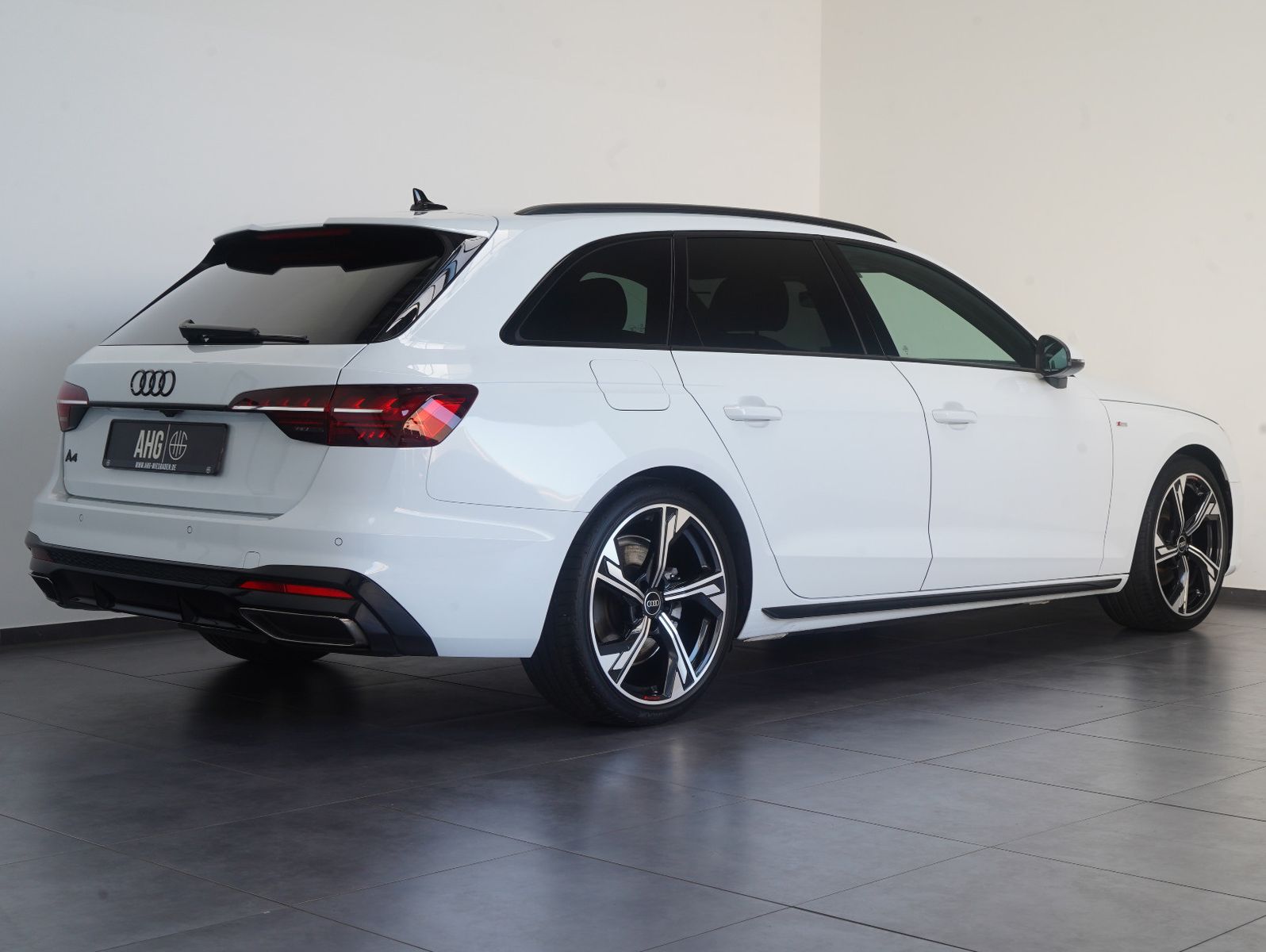 Fahrzeugabbildung Audi A4 Avant 35 TDI S line Competition Edition