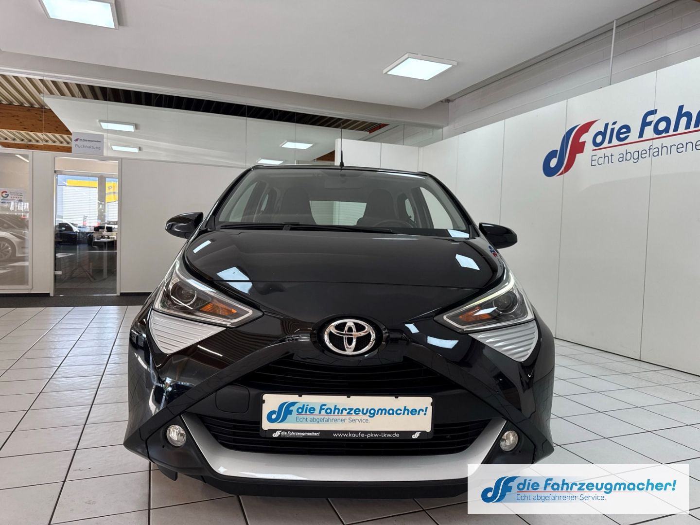Fahrzeugabbildung Toyota Aygo X-Play Team D 1.0 EU6d-T Apple CarPlay Andr