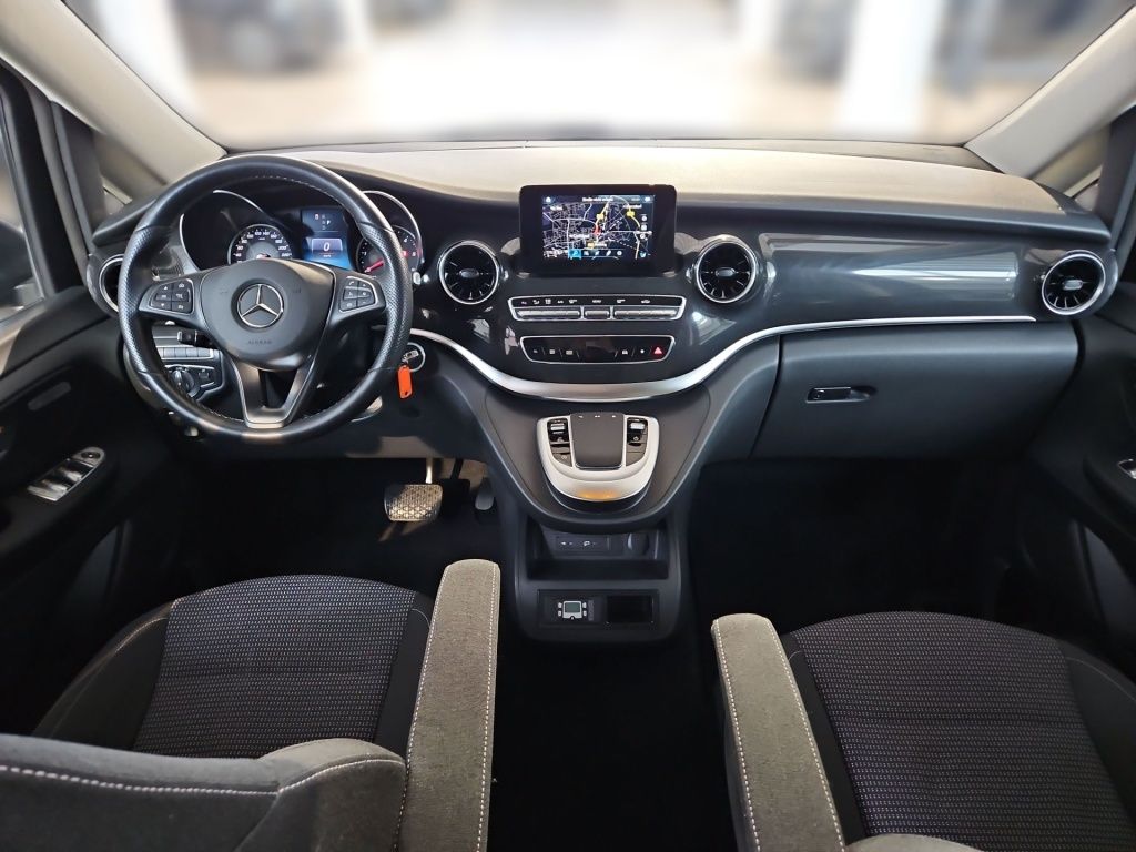 Fahrzeugabbildung Mercedes-Benz V 220 ED kompakt 7 Sitze LED STHZ 2,5t AHK MBUX