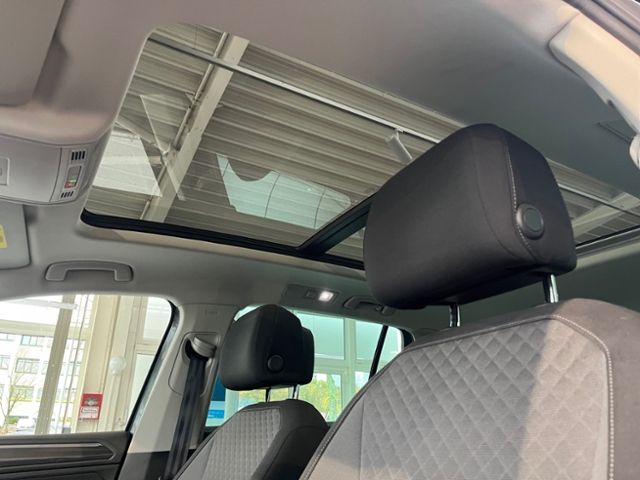 Fahrzeugabbildung Volkswagen Tiguan 2.0 TDI DSG 4M COMFORTLINE AHK NAVI DYNAU