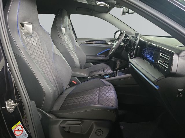 Tiguan R-LINE 2.0 TDI LED+NAVI+AHK+RFK+ACC+SHZ