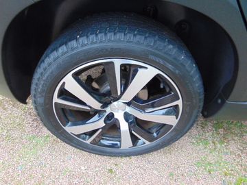 Bild 16 Peugeot 2008 Allure