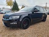Skoda Octavia Combi RS - Skoda Octavia: mit Navigationssystem