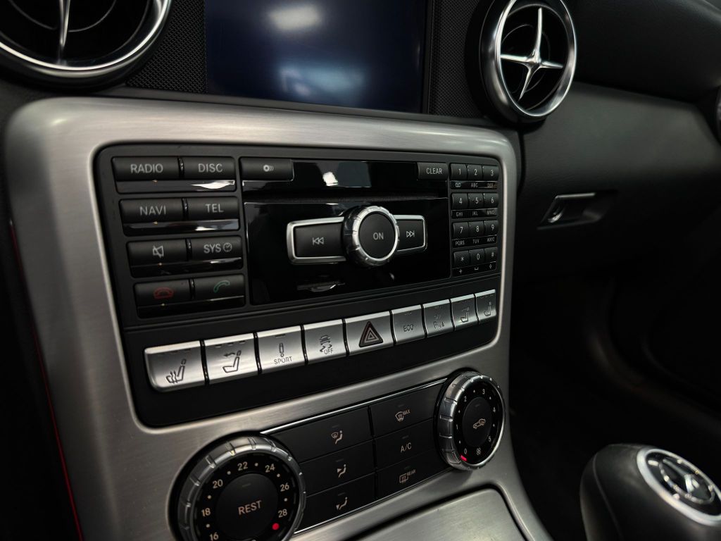 Mercedes-Benz SLK 350 AMG*Autom.*Leder*Xenon*Airscarf 
