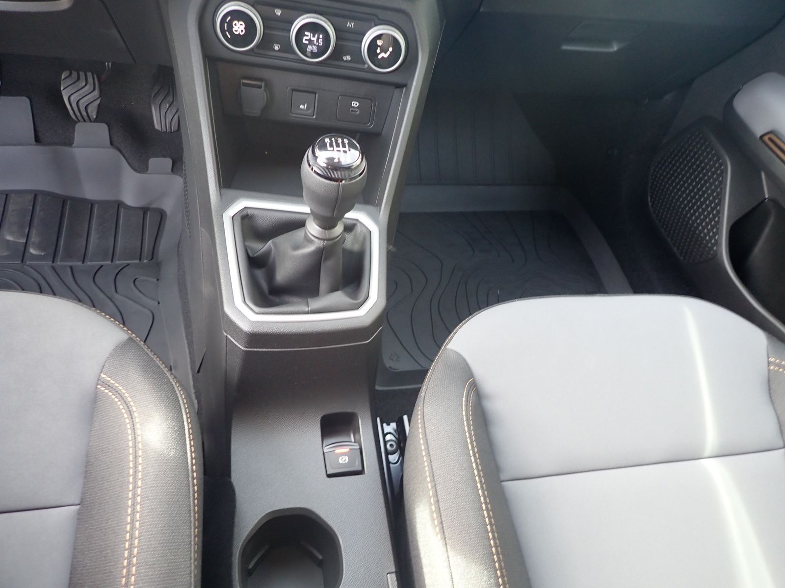 Fahrzeugabbildung Dacia Jogger Extreme TCe 110 7-Sitzer