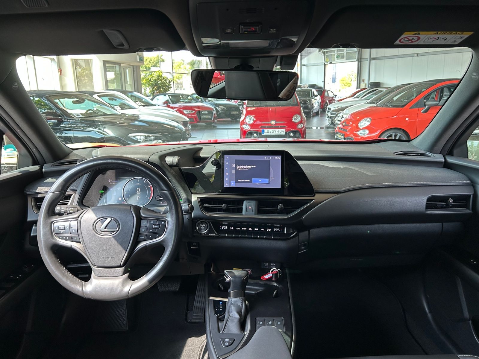 Fahrzeugabbildung Lexus UX 250 h F Sport HUD LED NAV RFK SHZ ALU