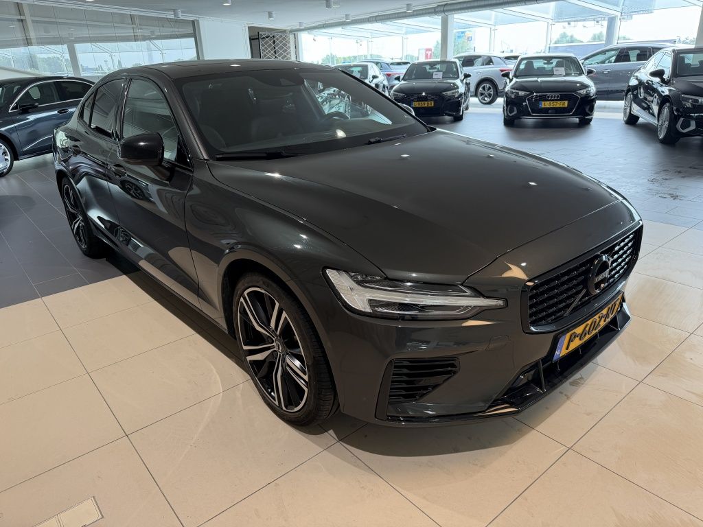 Volvo S60 2.0 Recharge T6 AWD R-Design imagem 2