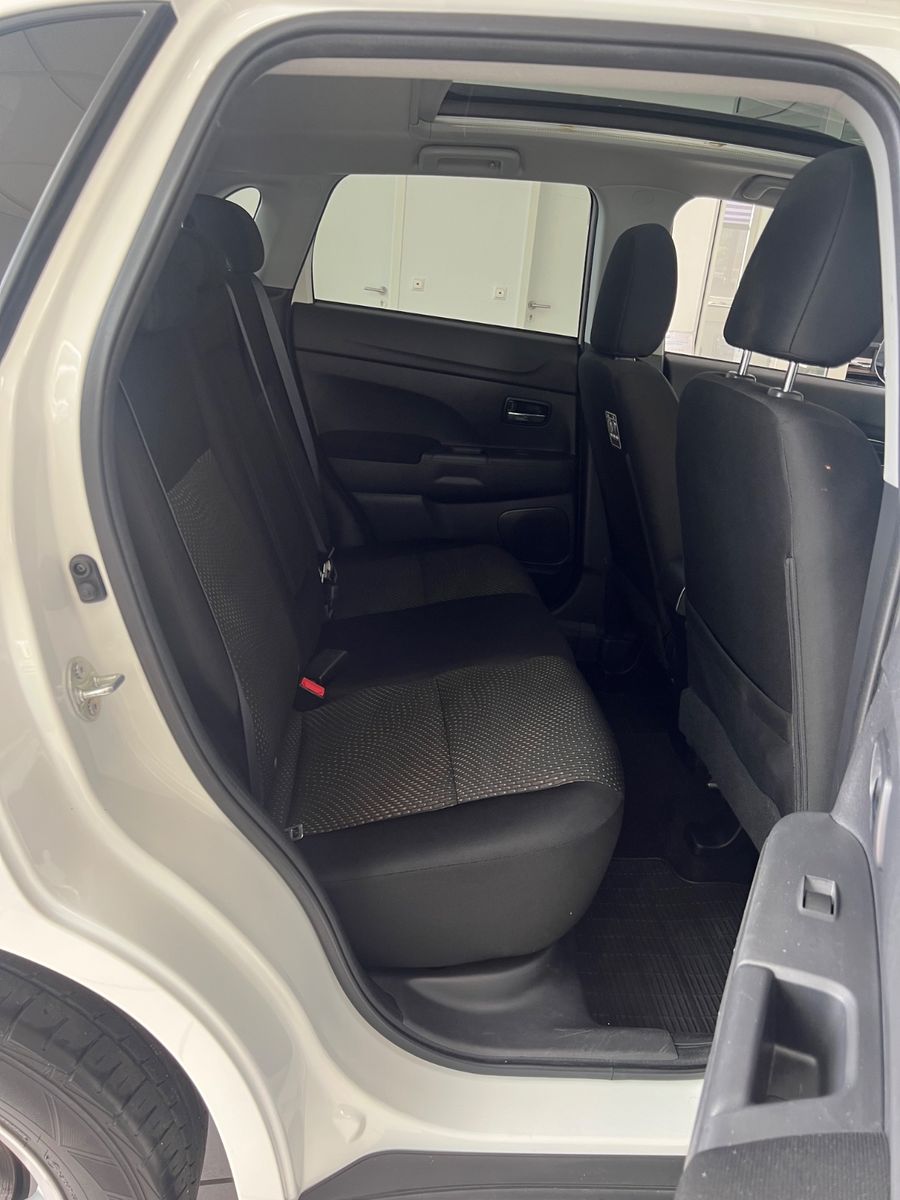 Fahrzeugabbildung Mitsubishi ASX Intense * RÜCKFAHRKAMERA* SITZHEIZUNG *