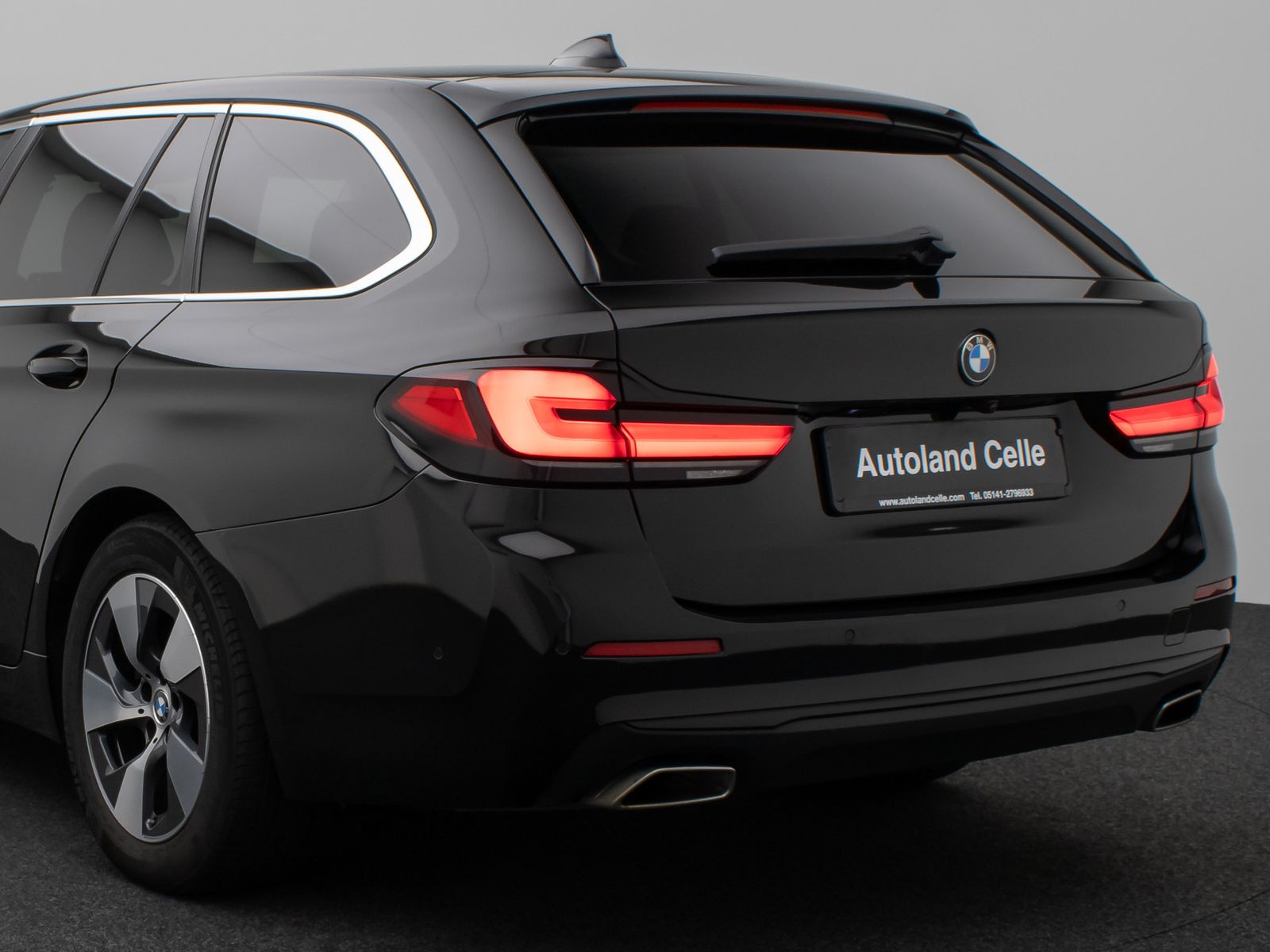 Fahrzeugabbildung BMW 520d Kamera DAB H/K Alarm DisKey Panorama MSport