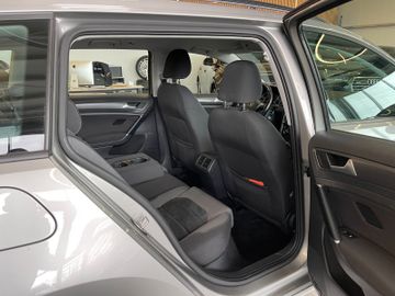 Volkswagen Golf VII Variant *ACC*NAVI*SHZ*PDC*LED*TOUCH*