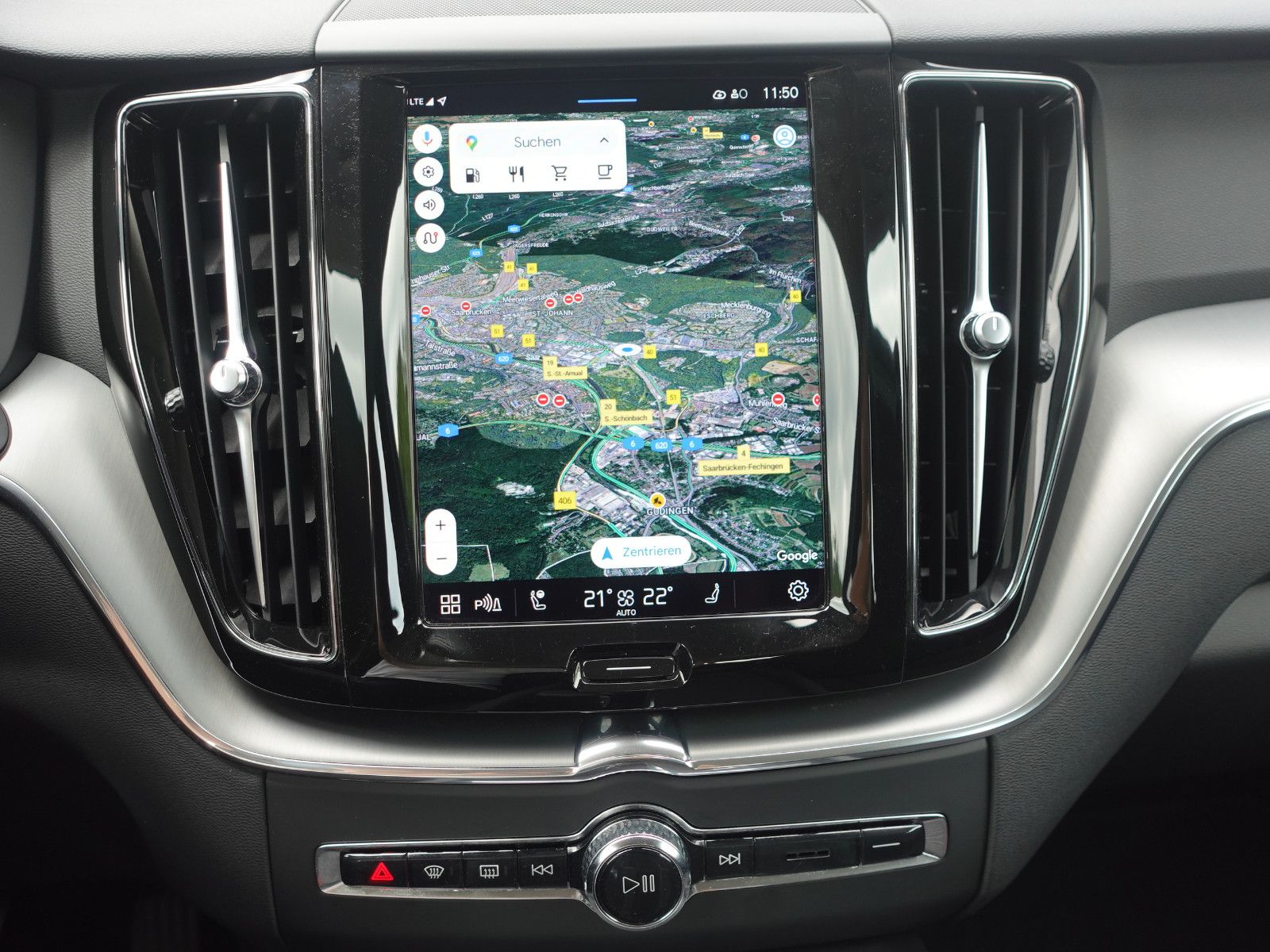 Fahrzeugabbildung Volvo XC60 Momentum Pro 2WD AUTOMATIK,Sitzhz,18"Alu,PP