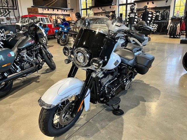 Fahrzeugabbildung Harley-Davidson FLHC Heritage Classic 117 MY 25