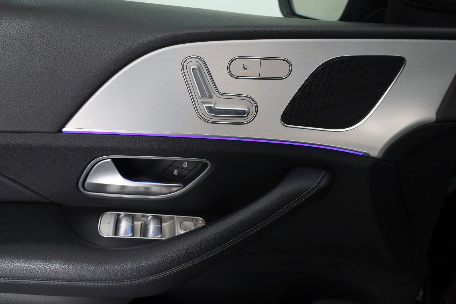 Fahrzeugabbildung Mercedes-Benz GLE 350d 4M AMG Line Leder,Navi,LED,360°,ParkPak