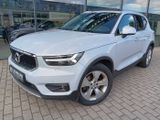 Volvo XC40 D4 AWD Aut. Momentum Pro 'Glasdach, AHK' - Volvo in Flensburg