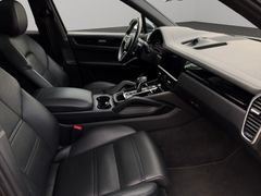 PORSCHE Cayenne 3.0L V6 E-Hybrid Super Ausstattung