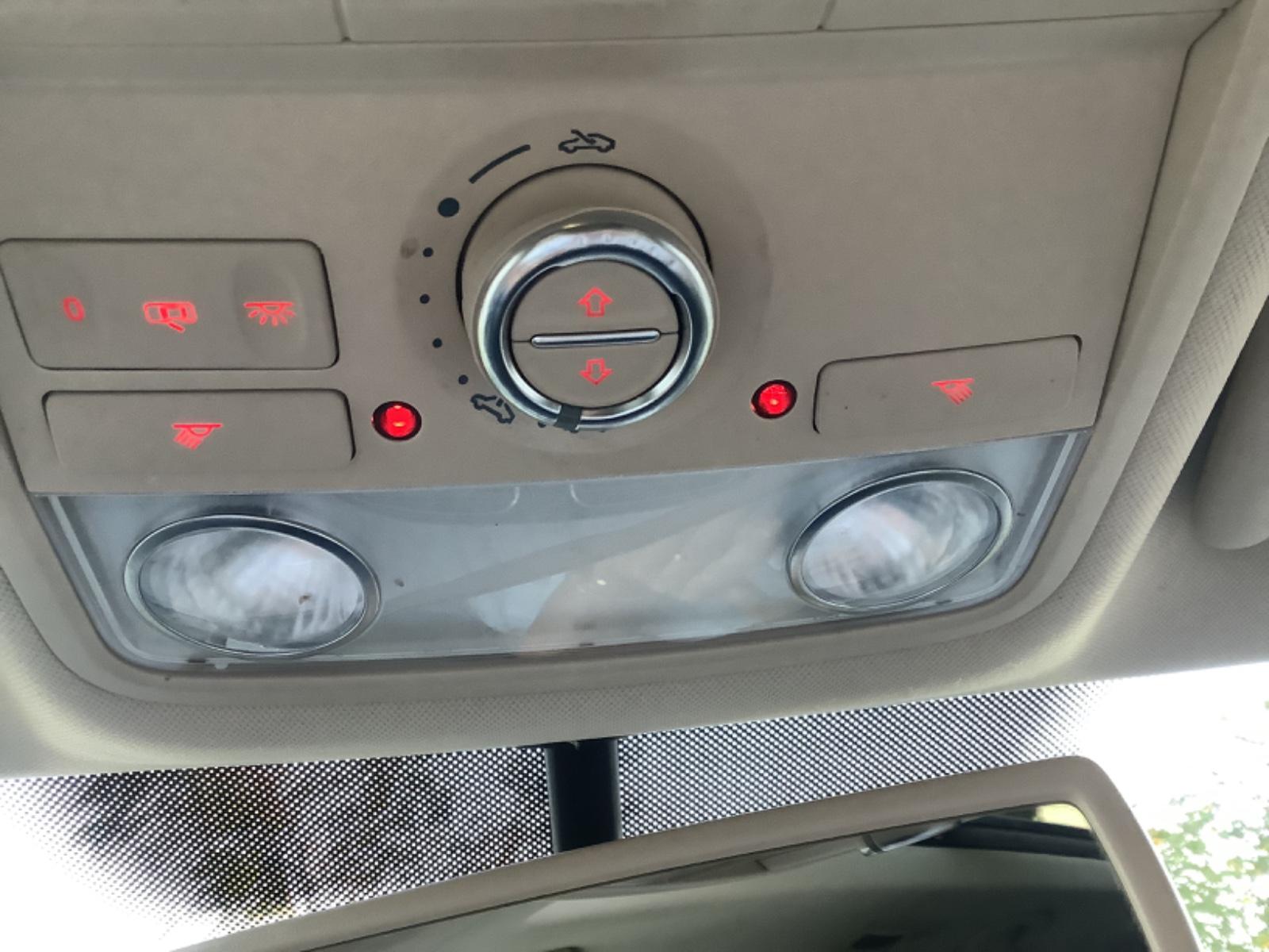 Volkswagen Golf 2010 — photo 24