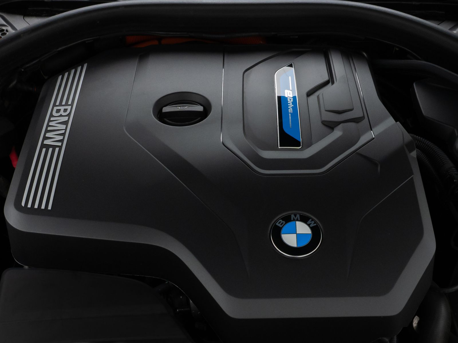 Fahrzeugabbildung BMW 330e DAB CockPit+ PDC LED Geschwindigkeitsreg