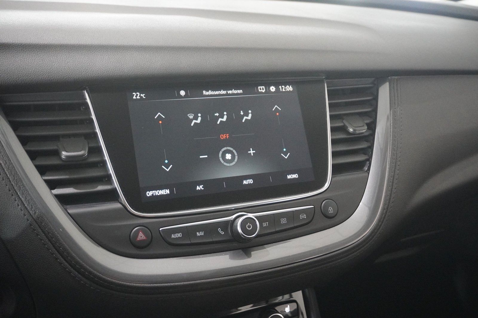 Fahrzeugabbildung Opel Grandland 1.5D ELEGANCE NAVI/LED/KAMERA/SPORT/SH