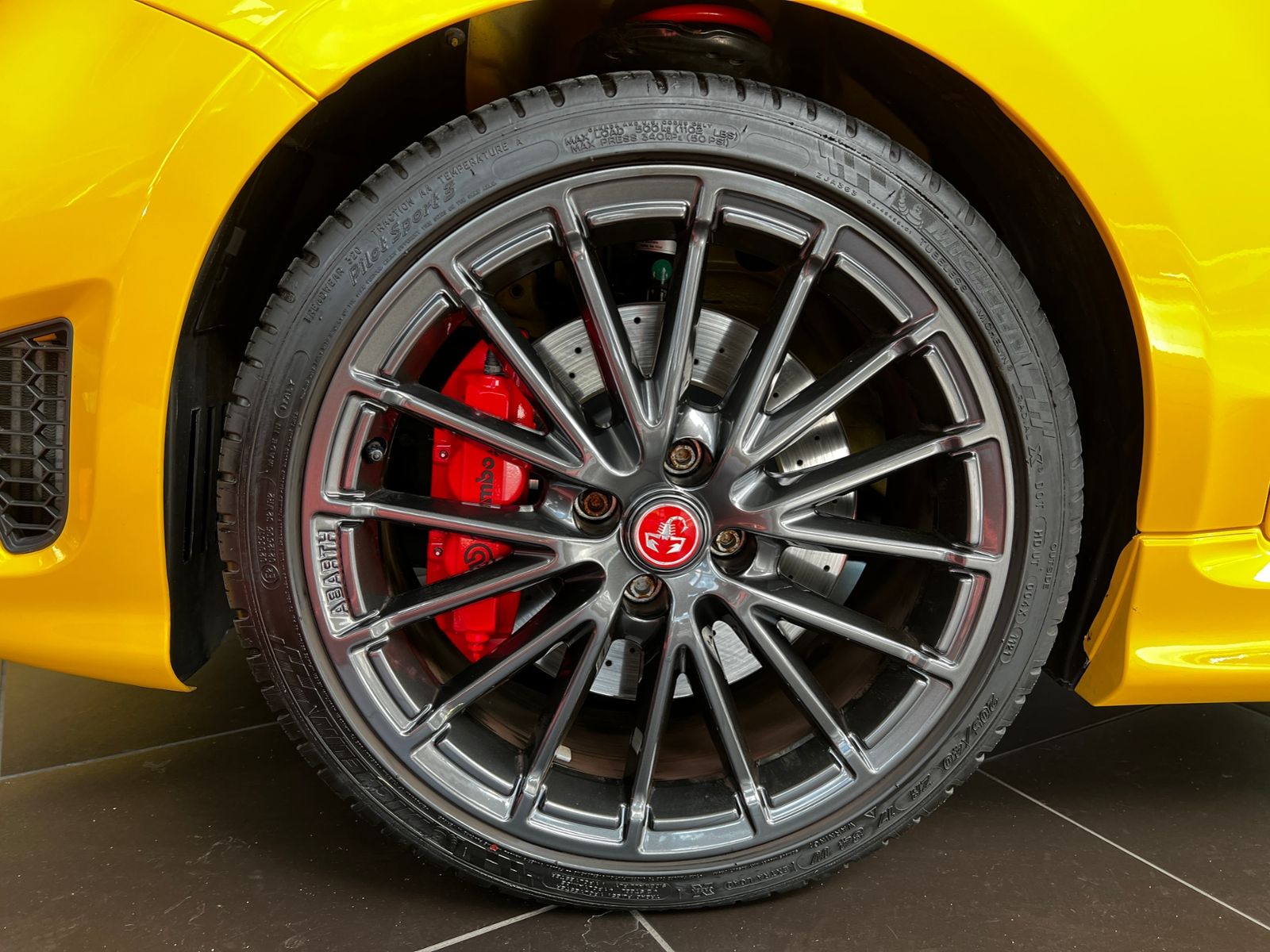 Fahrzeugabbildung Abarth 595C  Competizione XENON NAVI ALU