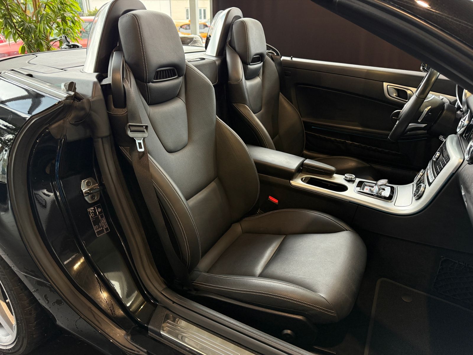 Fahrzeugabbildung Mercedes-Benz SLC 300 AMG Line H/K MEMORY LED ALU