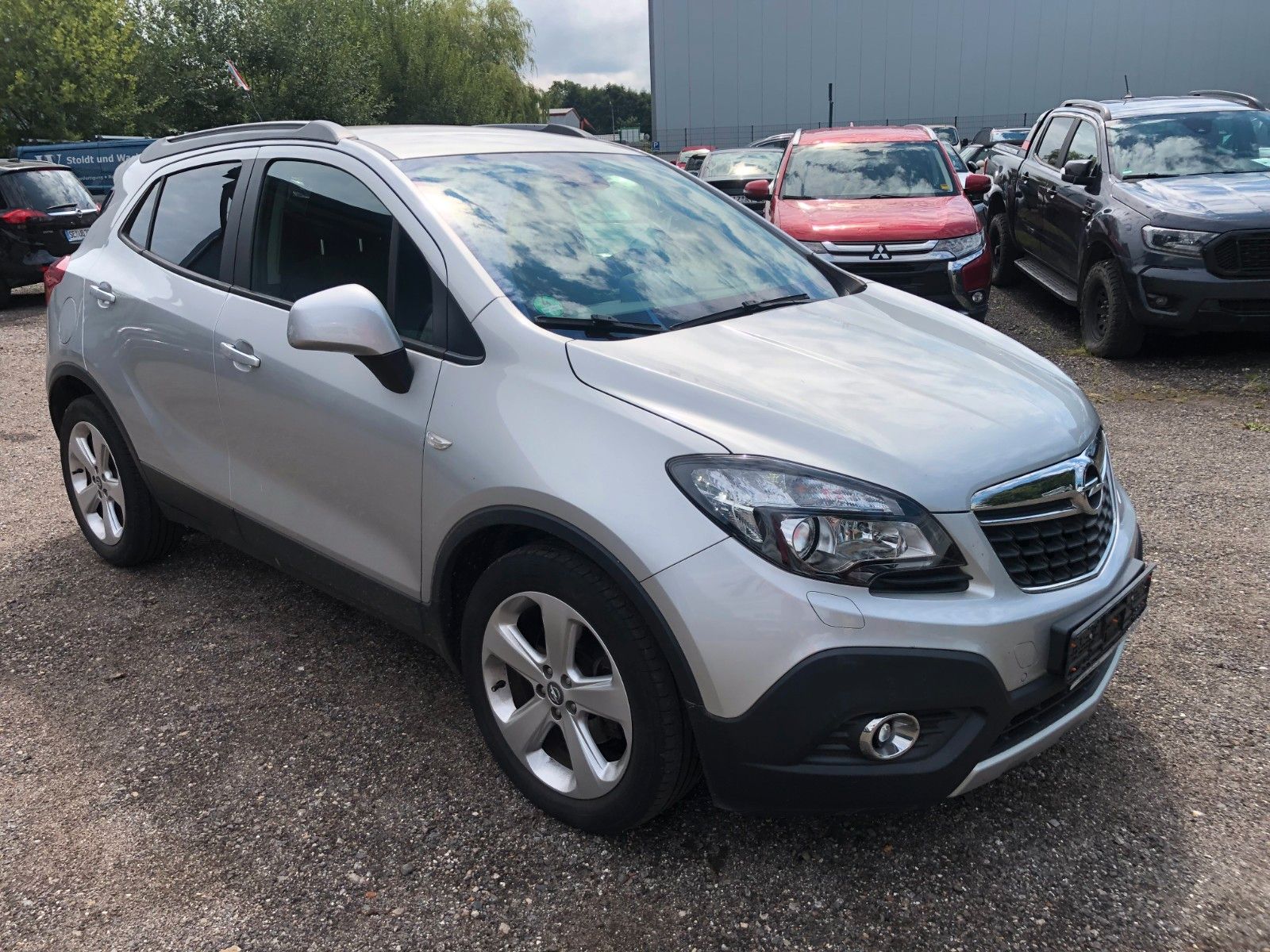 Fahrzeugabbildung Opel Mokka Edition leichter Schaden Fahrerseite