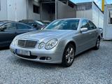 Mercedes-Benz E 220 CDI Elegance - Mercedes-Benz E 220 mit Diesel-Antrieb: Limousine, Cdi Elegance