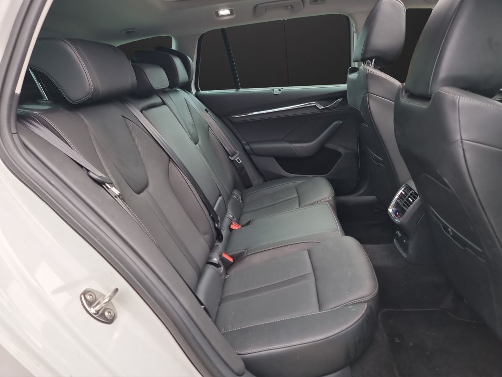 Skoda Octavia 2.0 TDI Style VOLL ! foto 12