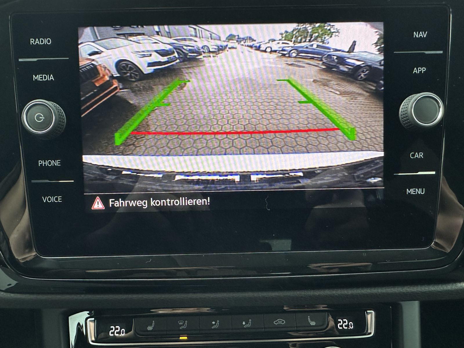 Fahrzeugabbildung Volkswagen Touran 1.5 TSI Highline+NAV+LED+ACC+AHK+KAMERA