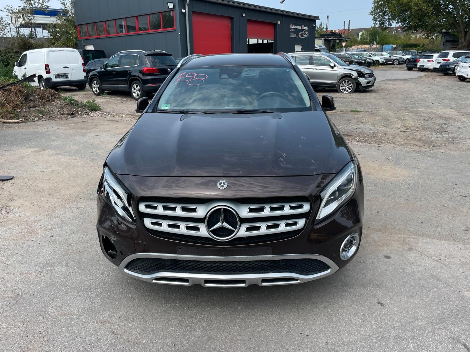 Mercedes-Benz GLA 180  1,6